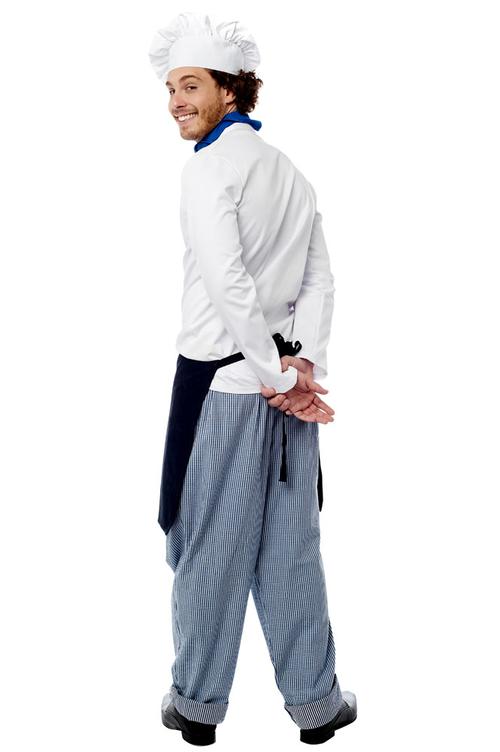 背着手的男人