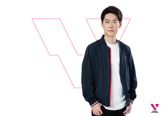 月神moon虎牙直播首秀!称自己不是神像外星人!人皇sky捧场!