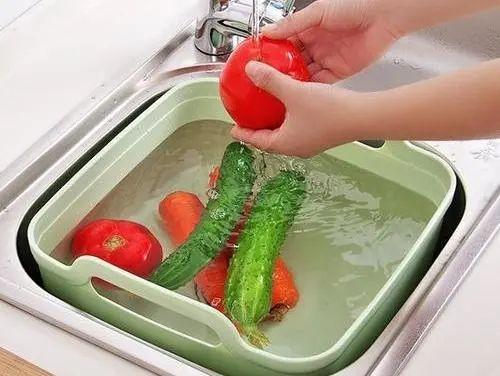 九成人都中招的洗菜方式当心越洗越脏