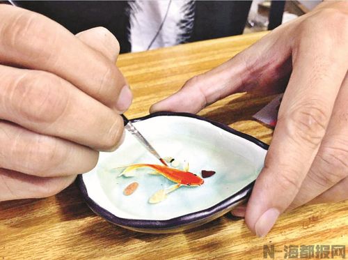 泉州小学美术老师自学水晶滴胶画,一年创作上百幅