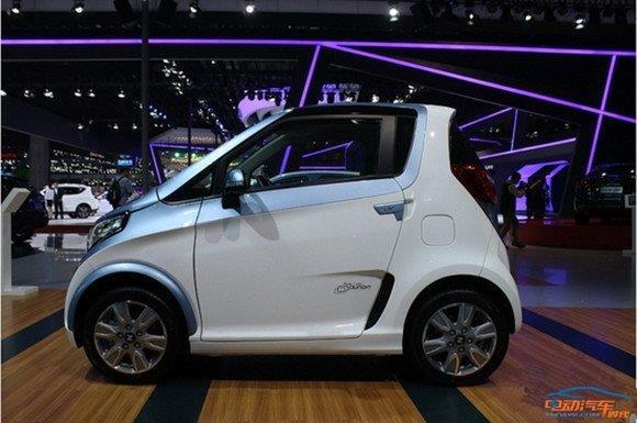 众泰e200怎么样(众泰e30和众泰e200谁好)【汽车时代网】