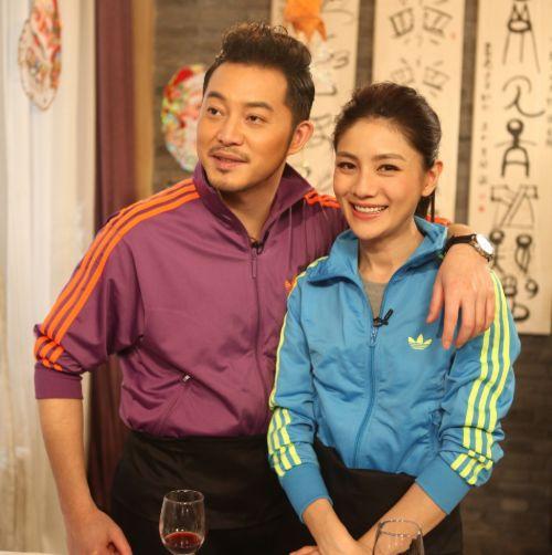 知名演员胡可嫁小3岁沙溢恩爱10年生两子一家四口幸福美满