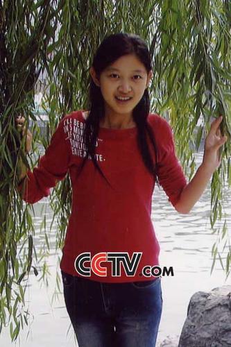 现在北京卫视在放我外甥女主持的晚会!
