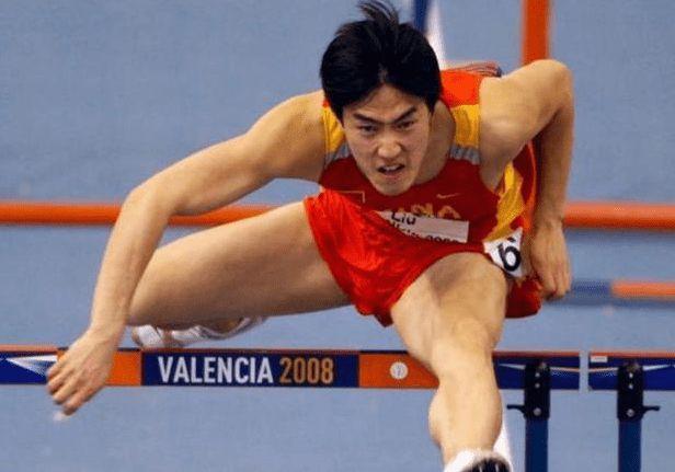 创造了无数奇迹的刘翔值得每个人敬佩飞人称号当之无愧