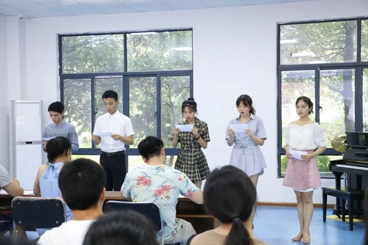 上课花絮:     教学师资   毕业于湖南师范大学播音与主持艺术