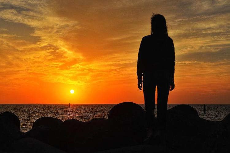 冲绳|独自在海边的黄昏