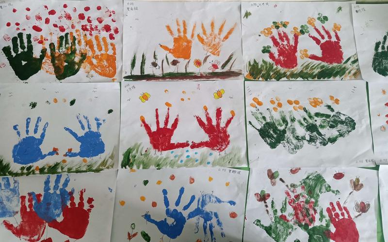 小班《手掌印画》