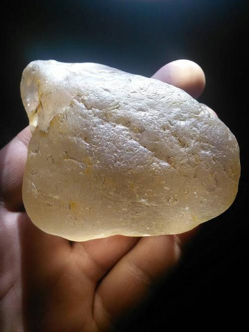 金刚光泽!通体透明无瑕疵!有钻石的絮!硬度及高!亲油