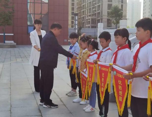扬帆起航 为国争光 ——项城市公园路学校爱国主义教育活动