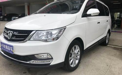 宝骏730 1.8l 7座豪华型 白色 自动档