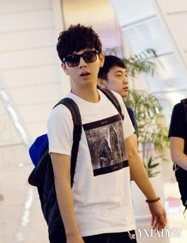 【图】胡夏不戴眼镜照片首度曝光 网友称太帅太惊艳