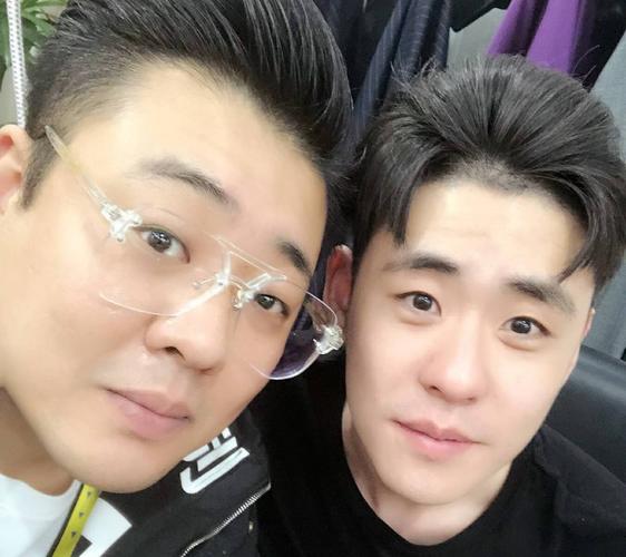 德云社的真关系户,岳父是张云雷的师父,妻子是董事长的干儿女!