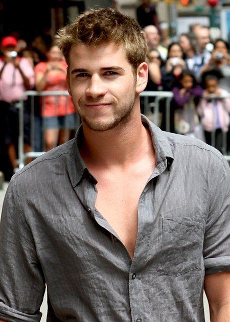 弟弟:liam hemsworth