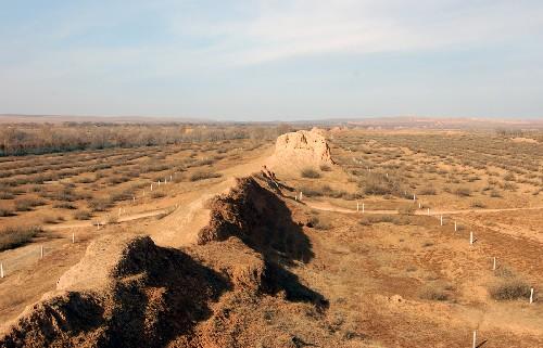 宁夏盐池县围栏保护长城遗址