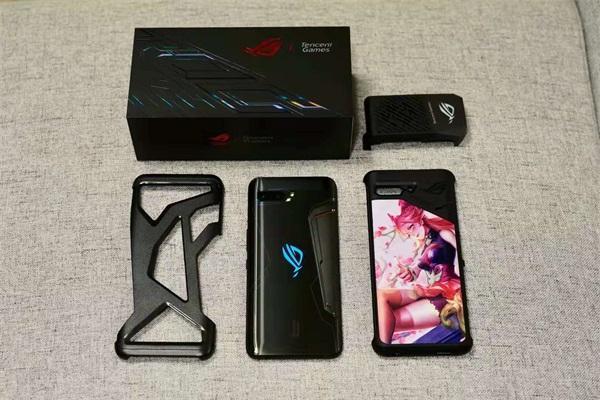 华硕rog2刷新多项游戏手机新纪录败家之眼这次不败家