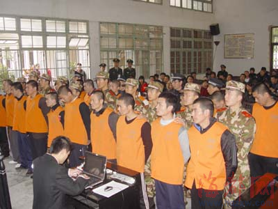 龙海一涉黑团伙为害一方 一审获刑