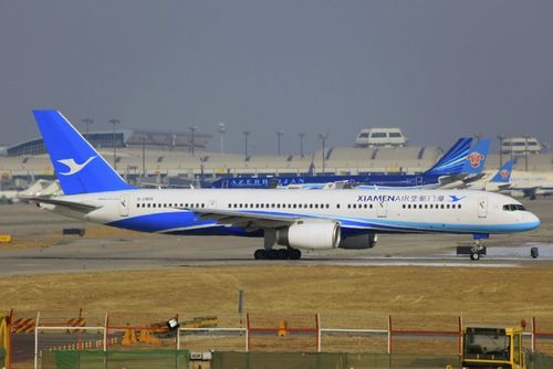 之后,厦航的最后四架波音757都卖给了广东美华航空科技有限公