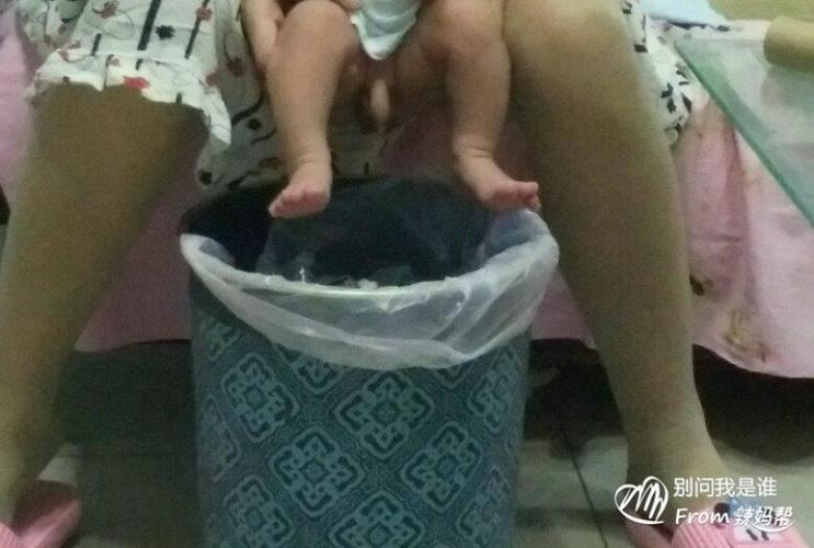 大家帮忙来看看,我儿子这小鸡鸡是不是小?