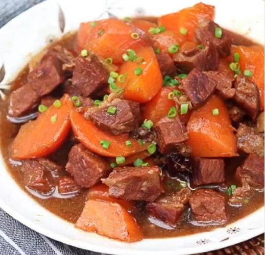 教你胡萝卜炖牛肉正确顺序,这样味道才鲜美!