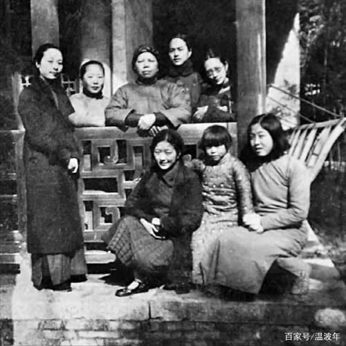 一代美人陆英:嫁妆排满十条街,怀14胎生9子,36岁却因拔牙离世