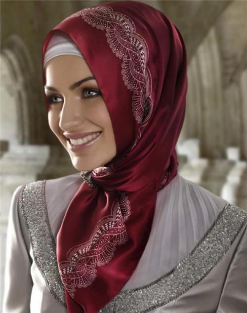 波斯第一美女:体毛浓厚,肌肉结实,追求者为博她一笑大