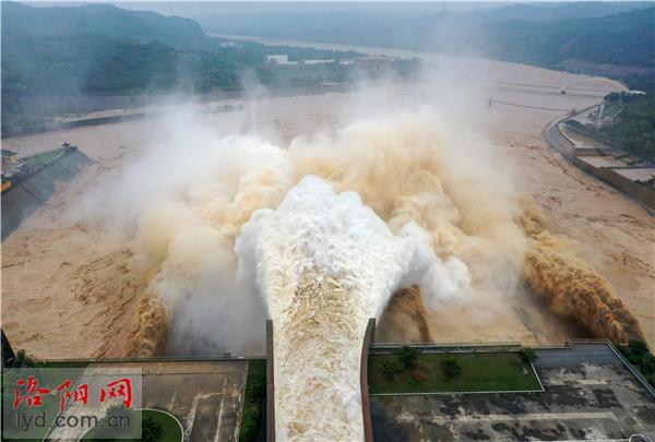 洛报融媒记者带您了解小浪底水库精准调度拦洪削峰的背后视频图