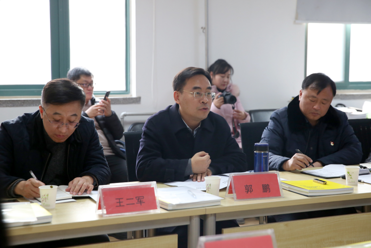 修武县委书记郭鹏一行到艺术设计学院考察交流