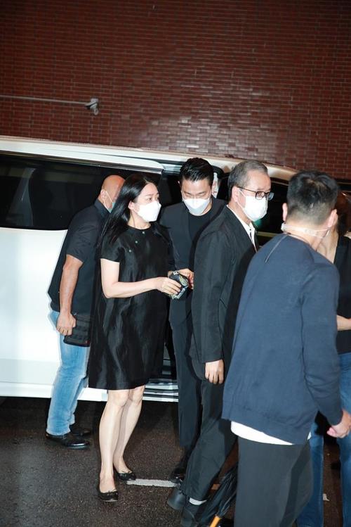 朱丽倩现在的照片(54岁朱丽倩胖太多)