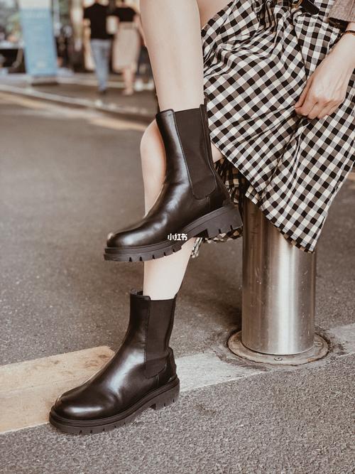 ootd94又酷又飒的烟筒靴| 不冷不热的穿搭_穿搭_靴子_百搭_增高