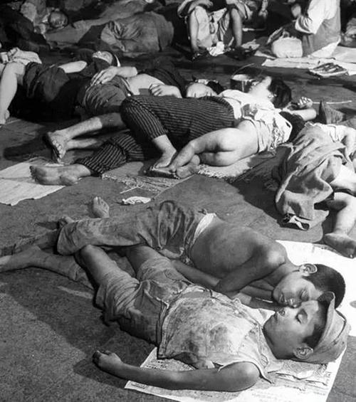 日本投降后仅3个月就有100万日本人饿死是谁出手救了它