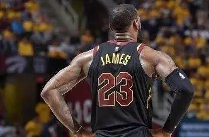 一单狂赚7亿美金,詹姆斯不仅会打球更会赚钱!