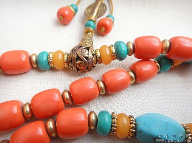 清代珊瑚绿松石佛珠