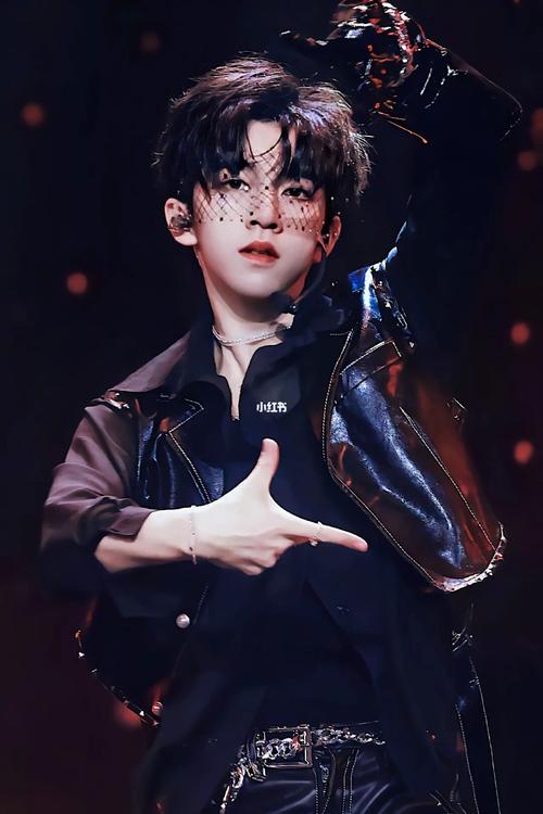 跪求贺峻霖神图高清无水印!_贺峻霖_时代少年团_时代