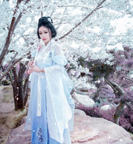 游戏《天涯明月刀》移花人物cosplay,古装女孩优雅迷人