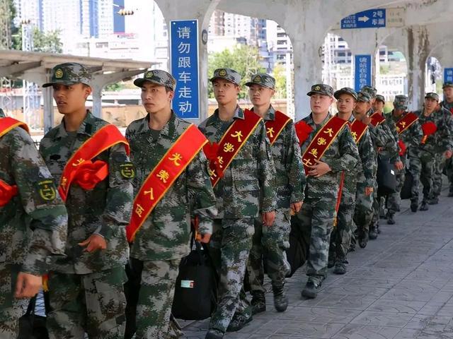 时间,大学生参军是今年的征兵热点,今年大学生征兵比例将达到70%以上