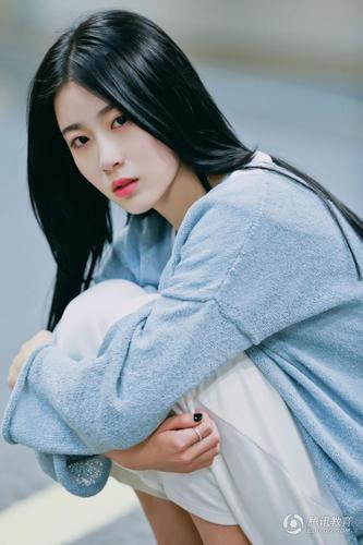 中戏女生张雅卓端庄优雅 被称气质女神