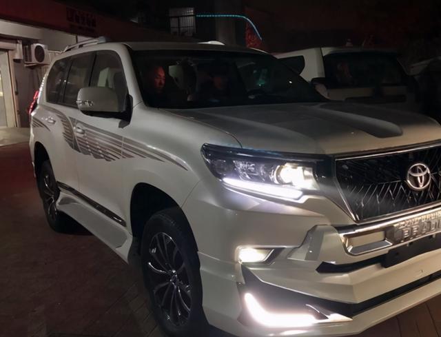 全新一代普拉多曝光是你想象中的霸气范吗