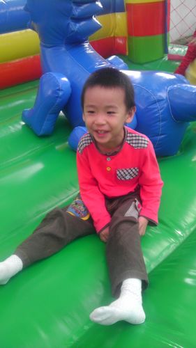 【宝贝的小脚丫】 穿白袜子的小男生