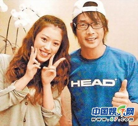 黄品源与嫩模鬼混
