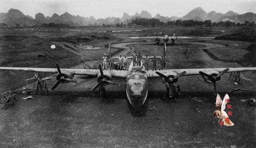 (飞虎队) 1945年8月,柳州机场, b-24飞机