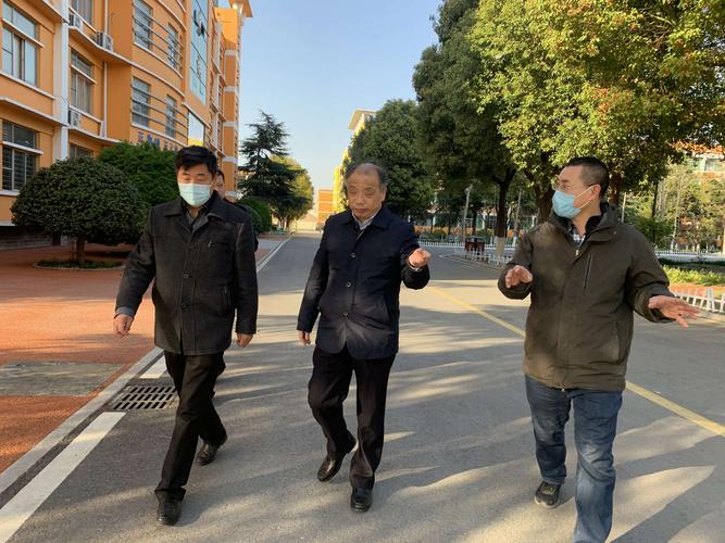 沭阳县教育工委书记,教育局长丁银川检查正德中学疫情