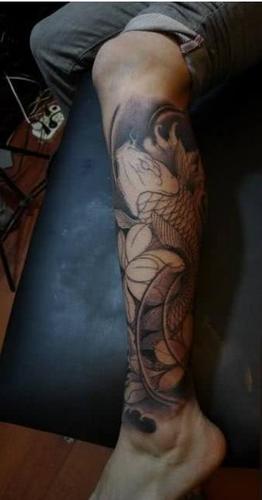 夏季小流氓,小腿纹身帅气无比