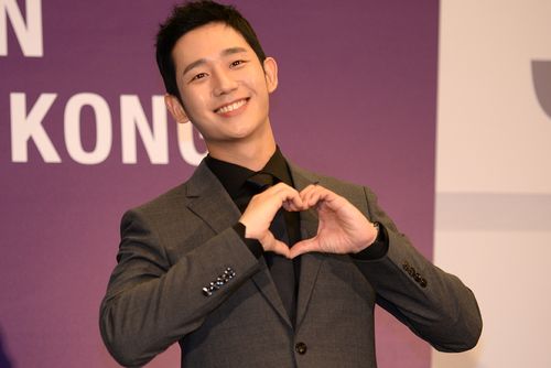 组图:丁海寅首度亮相香港会粉丝 想演现代动作戏