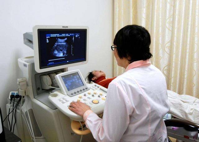 四维彩超为男宝,生下却是女宝?男翻女,女翻男是什么影响的?