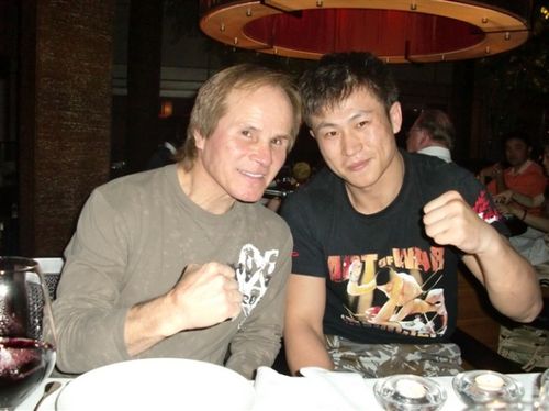 我和搏击冠军宾尼尤奎德兹教练阿诺尤奎德兹