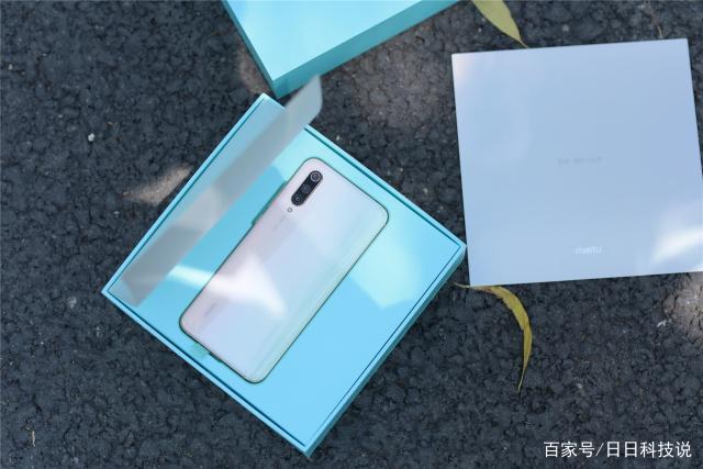 小米cc9美图定制版外观设计,全曲面3d玻璃,美得无与伦