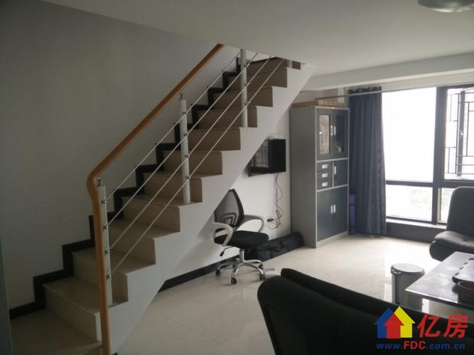 水岸国际专盘《水岸国际loft公寓》两证齐全,上下复式