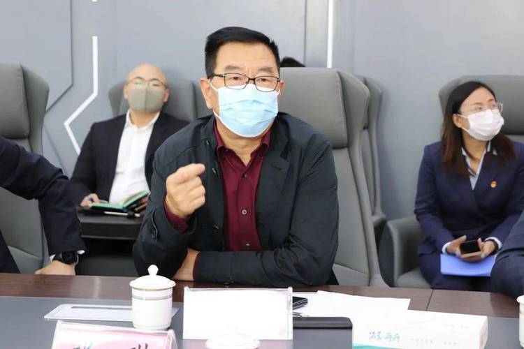 青岛市民营经济发展局局长郭振栋一行到文达通股份督导
