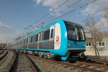 北京地铁10号线列车采用了dkz15列车(车号:w401-w443),在运行时比