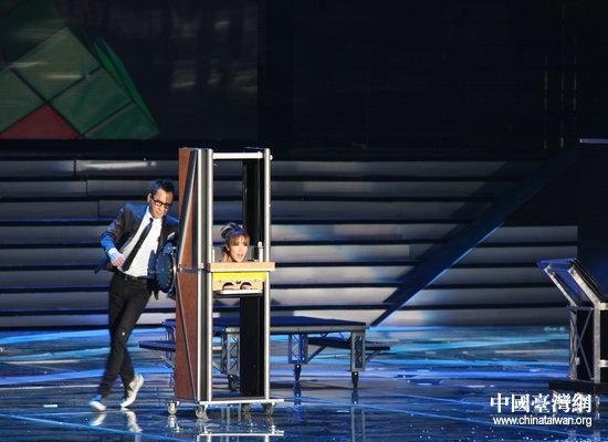 彩排:台湾魔术师丁建中表演魔术